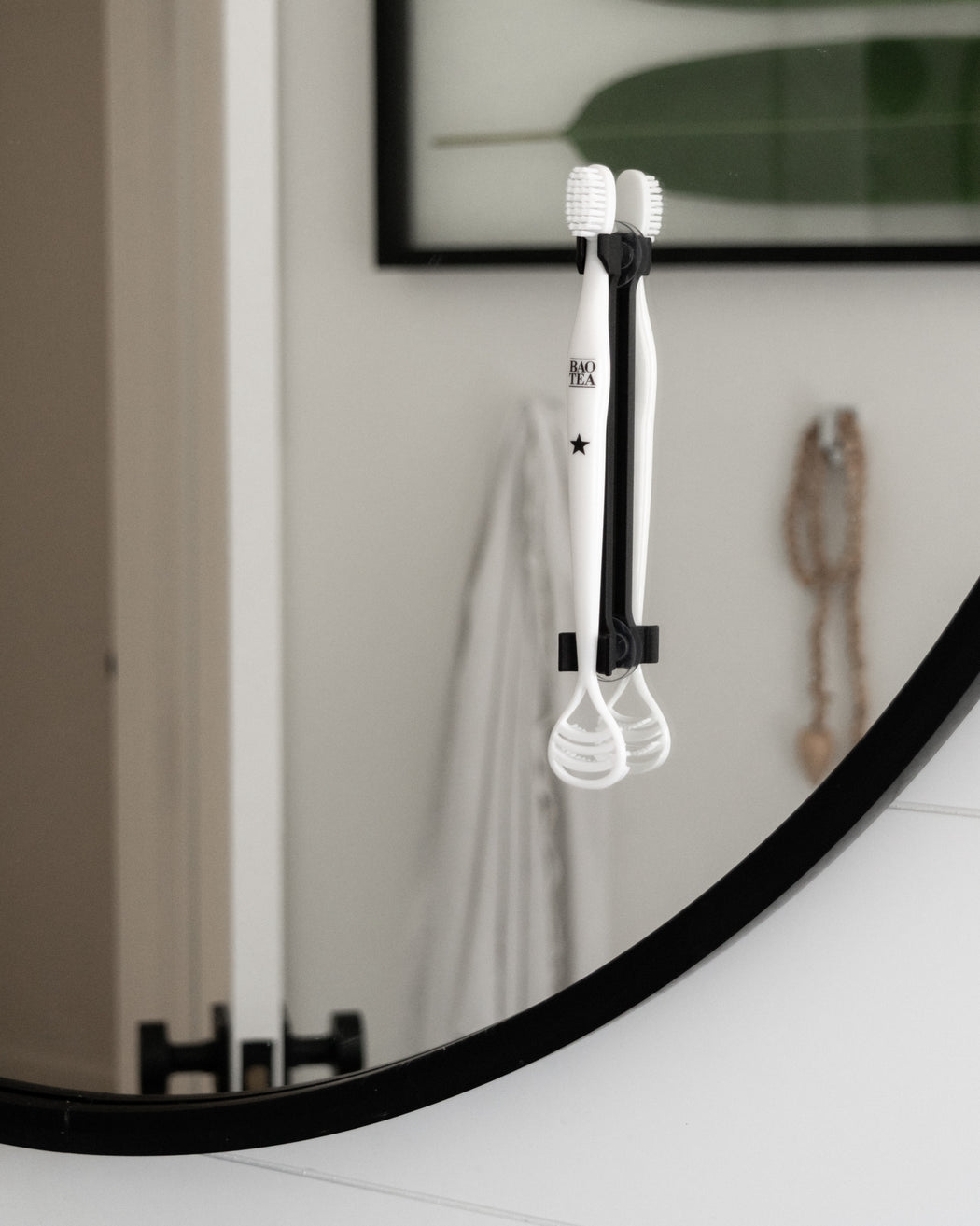 Bundle of 4 Universal Manual Toothbrush Holders