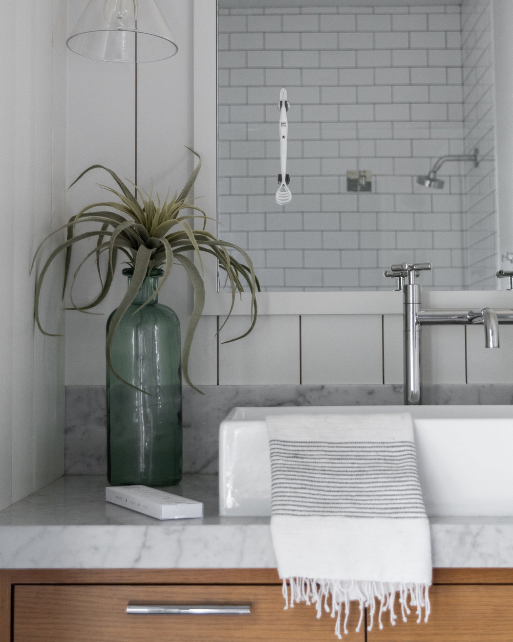 Universal Manual Toothbrush Holder With Suction Cups-Concrete