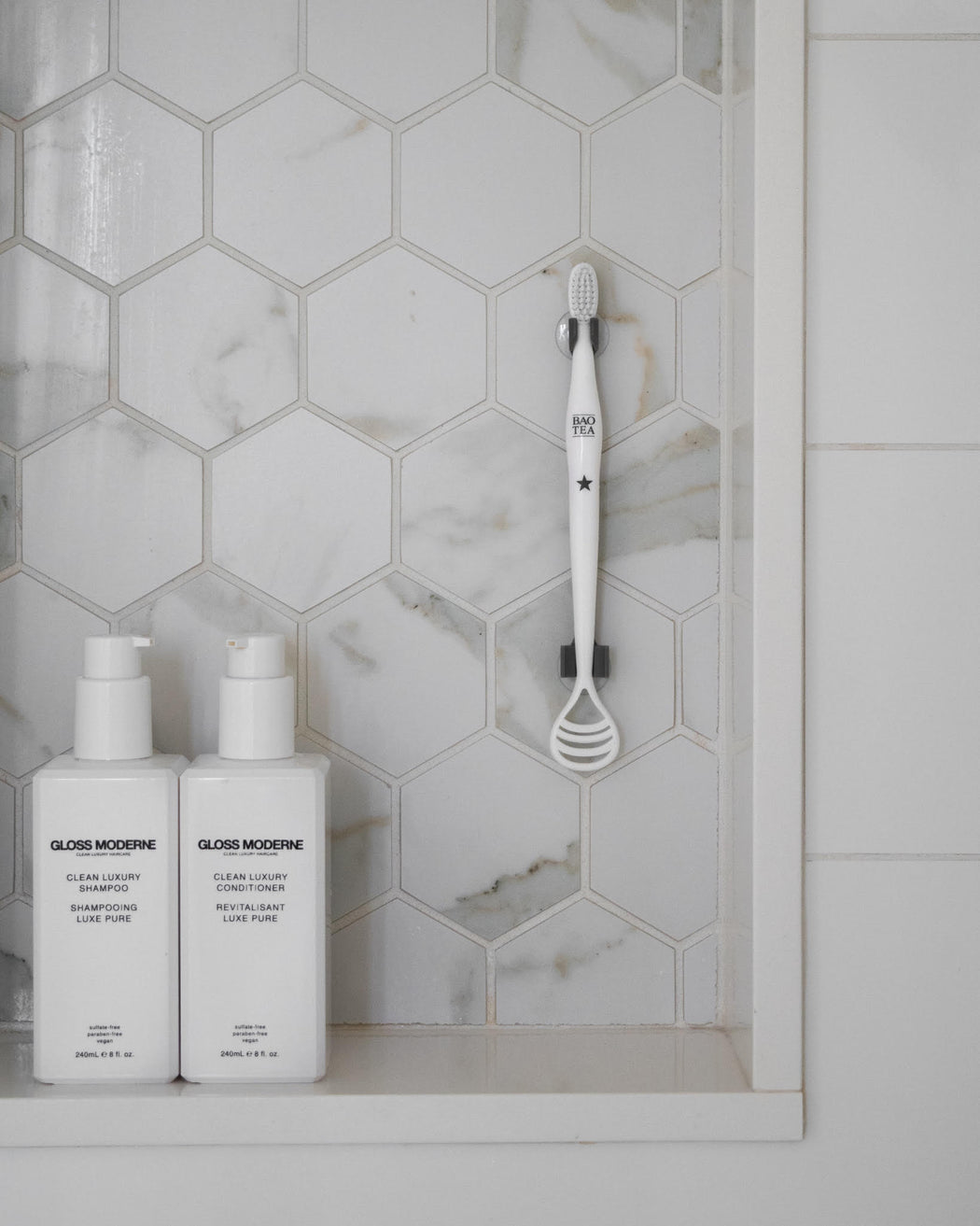 Bundle of 2 Universal Manual Toothbrush Holders